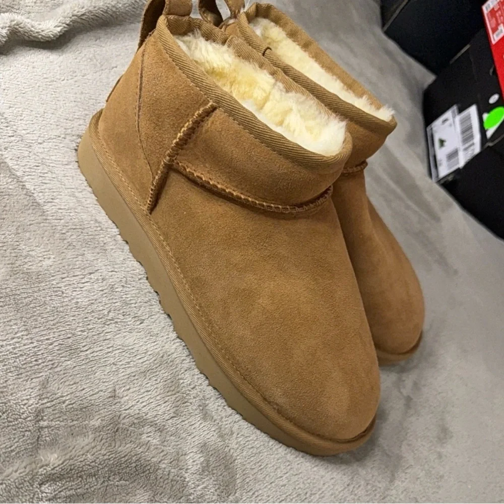 UGG Cream Shearling Lined Footwear - Picture 1 of 7